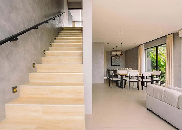 Elourea Townhouse 2br By Balangan